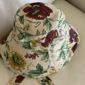 NEW Gucci Floppy Floral Bucket Hat